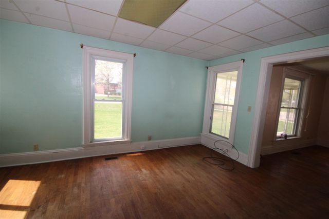 304 E Prairie Street, Vicksburg, MI 49097