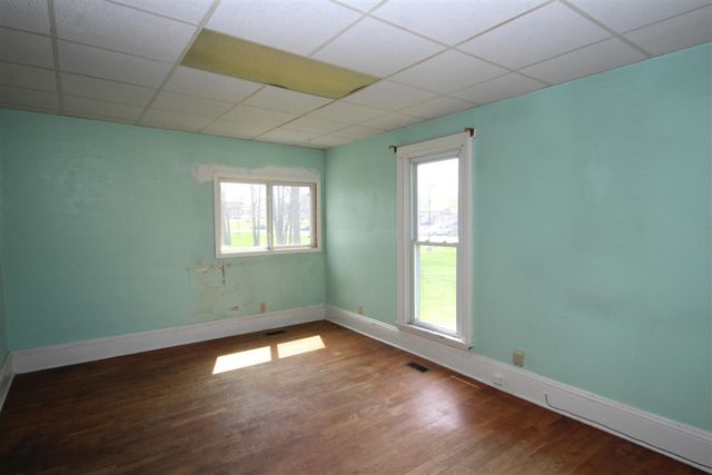 304 E Prairie Street, Vicksburg, MI 49097