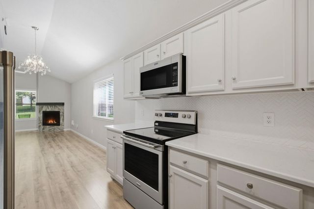 117 Harbour Town Circle, Montgomery, TX 77356