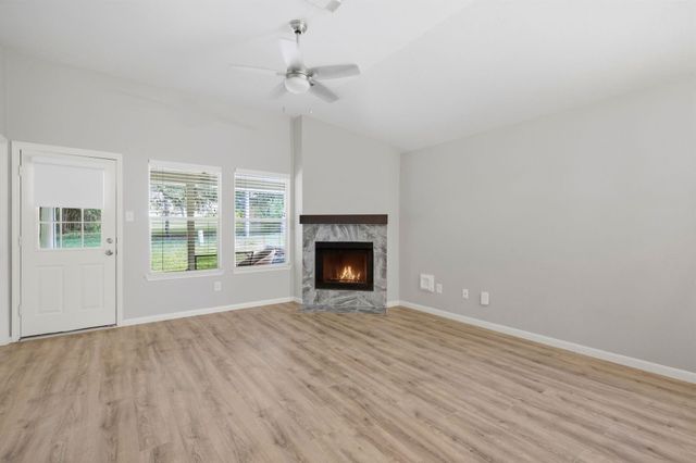 117 Harbour Town Circle, Montgomery, TX 77356