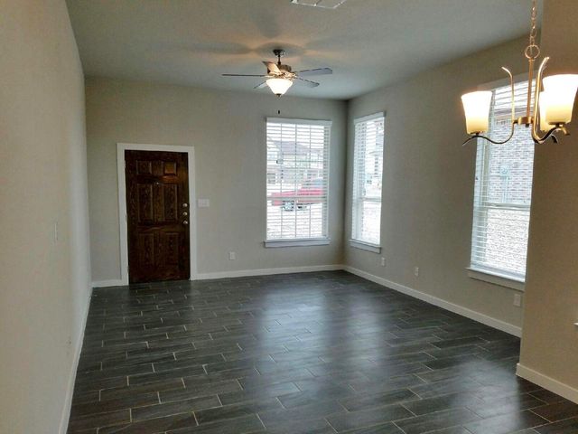 166 Lakeview CT, Kyle, TX 78640