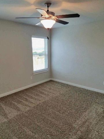 166 Lakeview CT, Kyle, TX 78640
