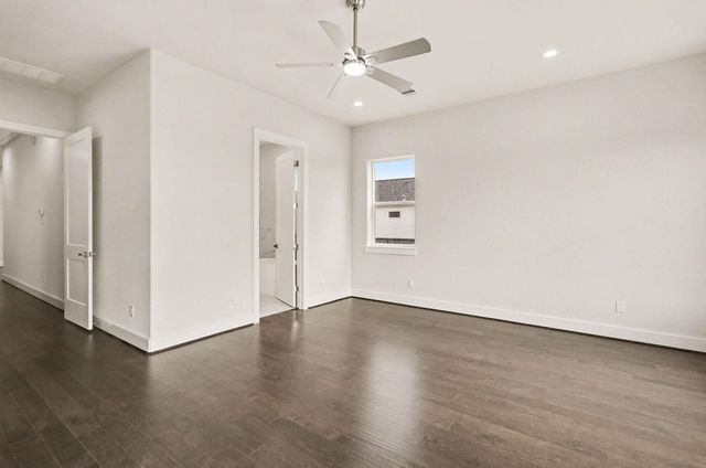 111 E 33 Street B, Houston, TX 77018