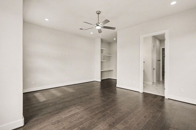 111 E 33 Street B, Houston, TX 77018