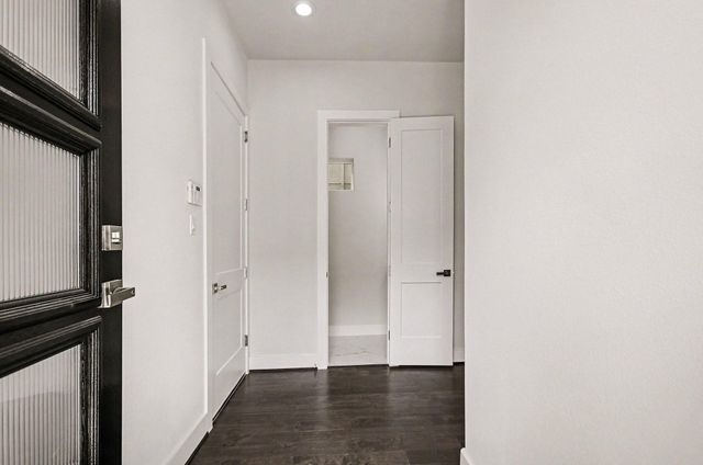 111 E 33 Street B, Houston, TX 77018