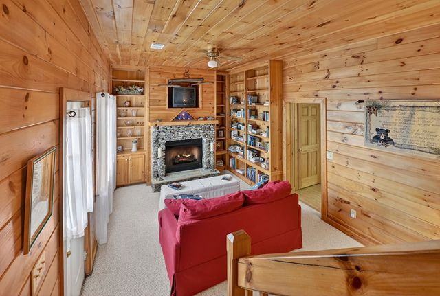 1186 Walnut Ridge, Ellijay, GA 30536