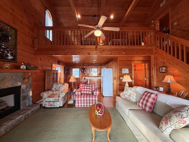 1186 Walnut Ridge, Ellijay, GA 30536