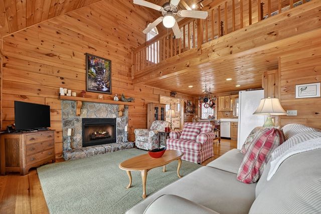 1186 Walnut Ridge, Ellijay, GA 30536