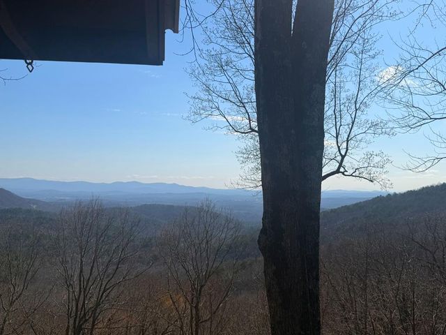 1186 Walnut Ridge, Ellijay, GA 30536