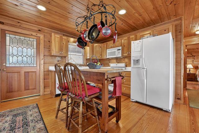 1186 Walnut Ridge, Ellijay, GA 30536