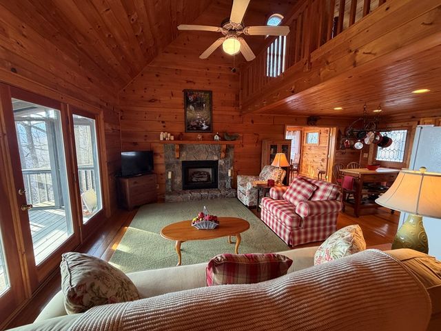 1186 Walnut Ridge, Ellijay, GA 30536