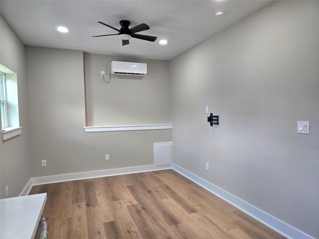 7830 Woodlyn Road B, Houston, TX 77028