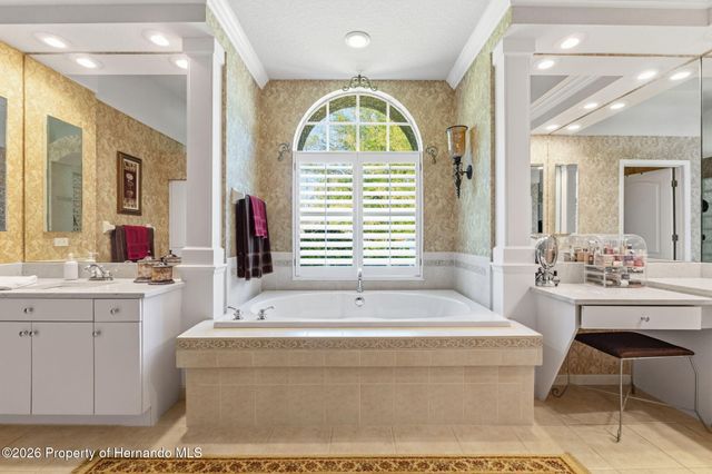 10260 Waters Edge Court, Weeki Wachee, FL 34613