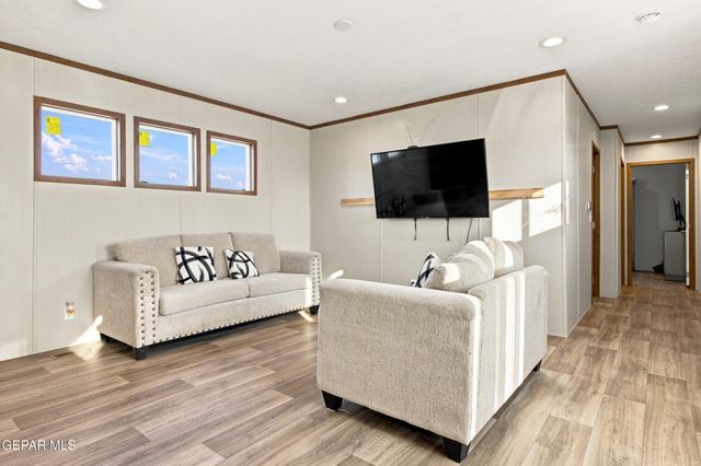 742 Canfield Drive, Horizon City, TX 79928