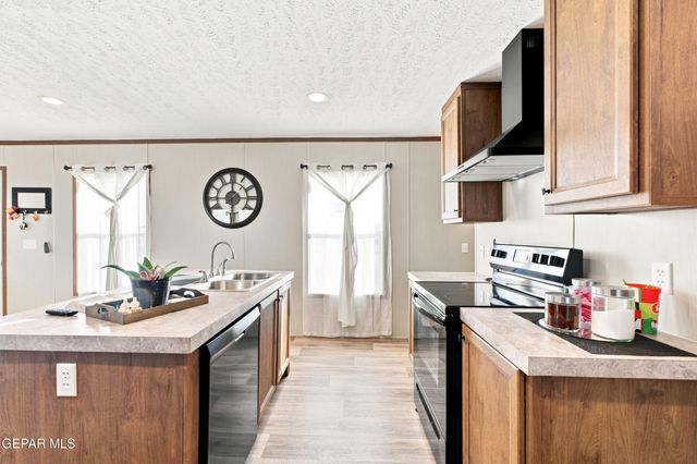 742 Canfield Drive, Horizon City, TX 79928