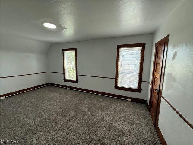 42 Paris Avenue, Akron, OH 44301