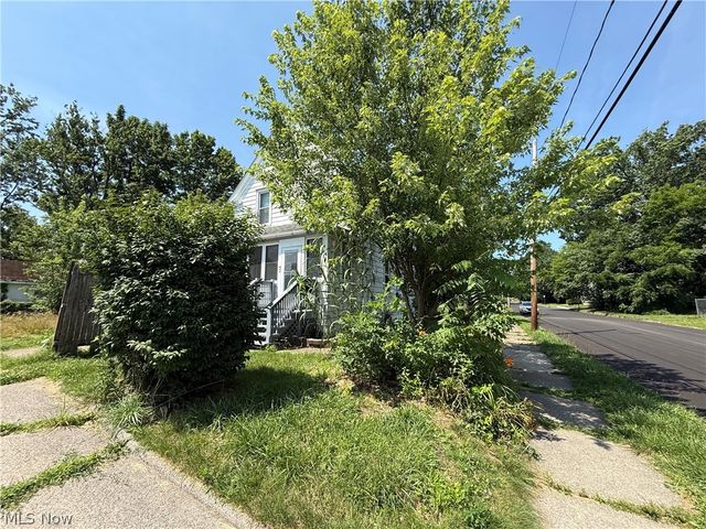 42 Paris Avenue, Akron, OH 44301