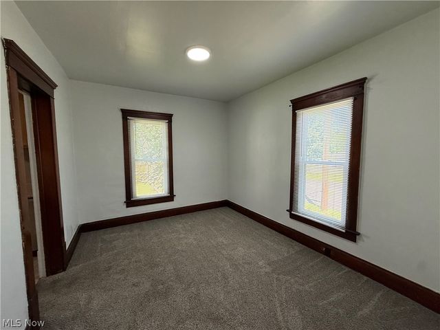 42 Paris Avenue, Akron, OH 44301