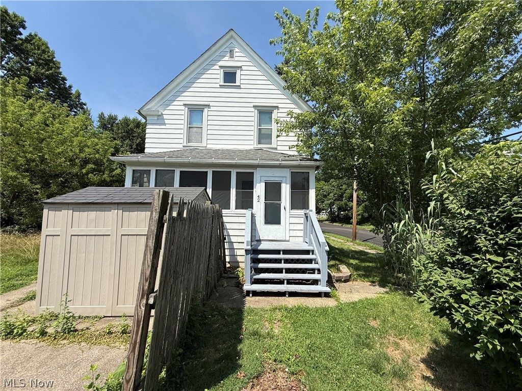 42 Paris Avenue, Akron, OH 44301