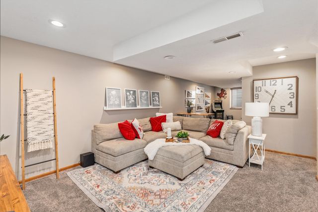 6317 NW 97th Street, Johnston, IA 50131