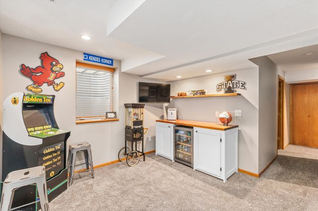 6317 NW 97th Street, Johnston, IA 50131