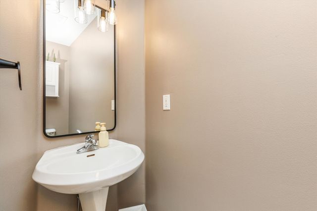 6317 NW 97th Street, Johnston, IA 50131
