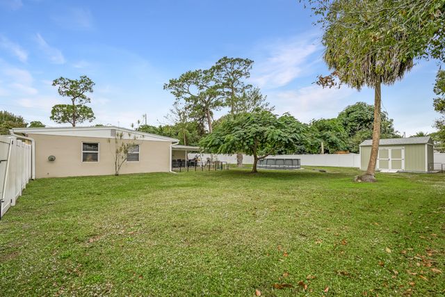 1815 S 30th Street, Fort Pierce, FL 34947