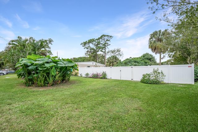 1815 S 30th Street, Fort Pierce, FL 34947