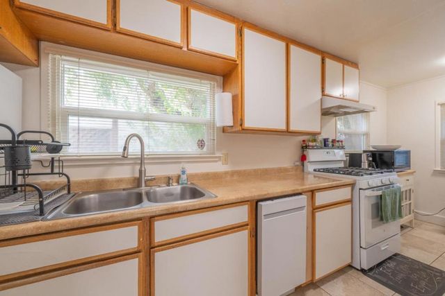 Monroe Street, Monterey, CA 93940