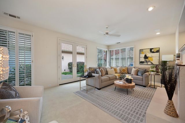 11287 Crocker Grove Ln, Gold River, CA 95670