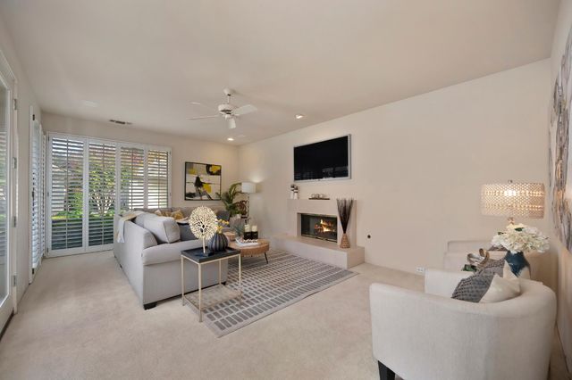 11287 Crocker Grove Ln, Gold River, CA 95670