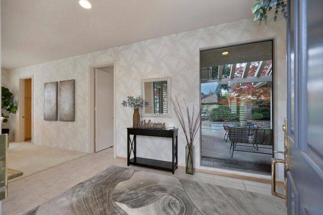 11287 Crocker Grove Ln, Gold River, CA 95670