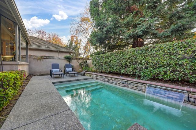 11287 Crocker Grove Ln, Gold River, CA 95670