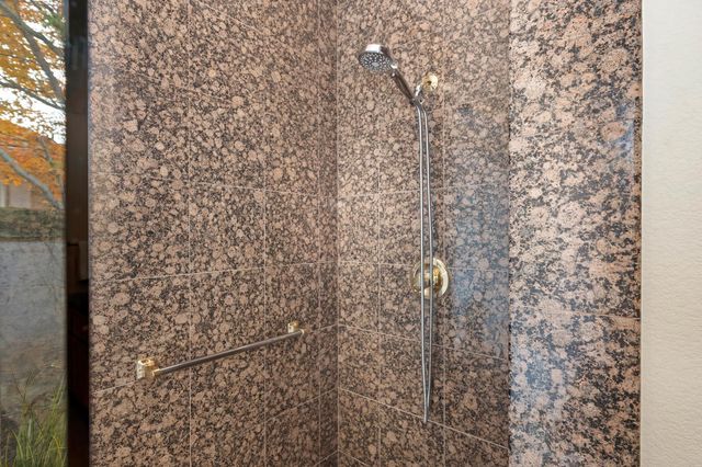 11287 Crocker Grove Ln, Gold River, CA 95670