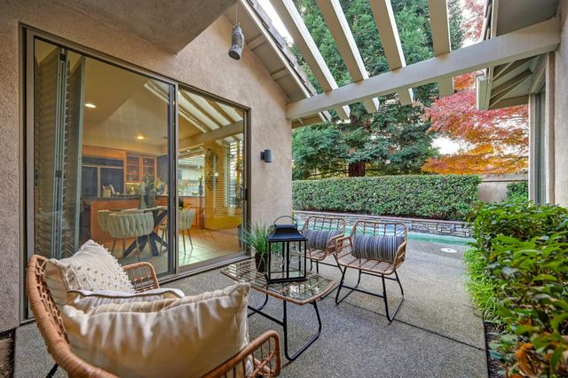 11287 Crocker Grove Ln, Gold River, CA 95670