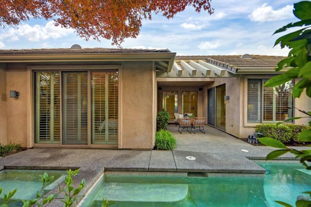 11287 Crocker Grove Ln, Gold River, CA 95670