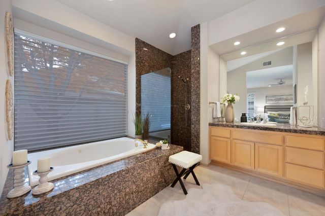 11287 Crocker Grove Ln, Gold River, CA 95670