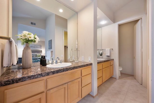 11287 Crocker Grove Ln, Gold River, CA 95670