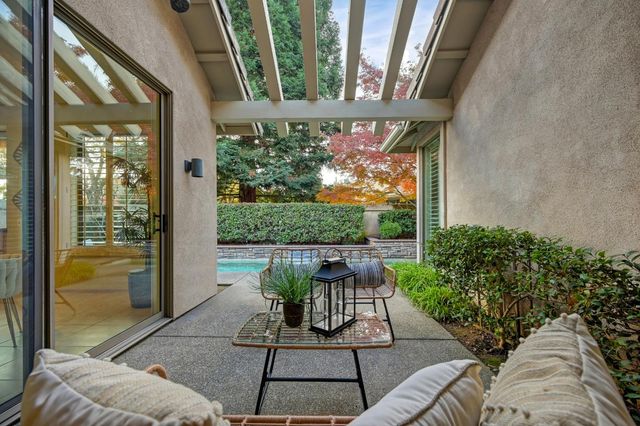 11287 Crocker Grove Ln, Gold River, CA 95670