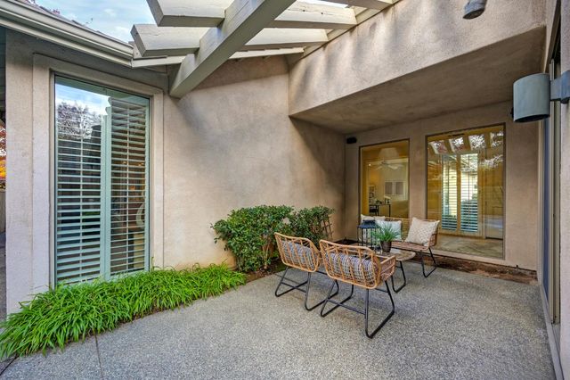 11287 Crocker Grove Ln, Gold River, CA 95670