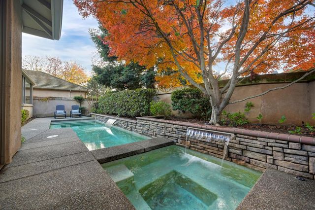 11287 Crocker Grove Ln, Gold River, CA 95670