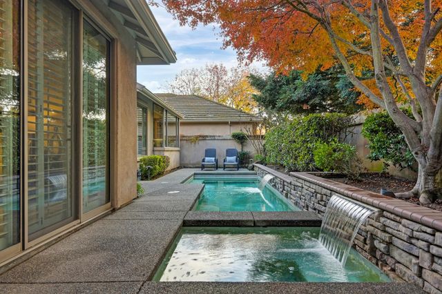 11287 Crocker Grove Ln, Gold River, CA 95670