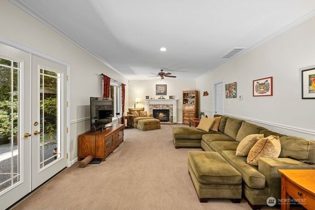 19710 222nd Avenue NE, Woodinville, WA 98077