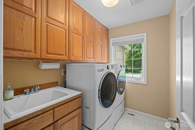 19710 222nd Avenue NE, Woodinville, WA 98077
