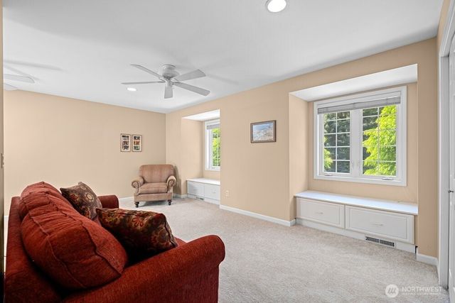 19710 222nd Avenue NE, Woodinville, WA 98077