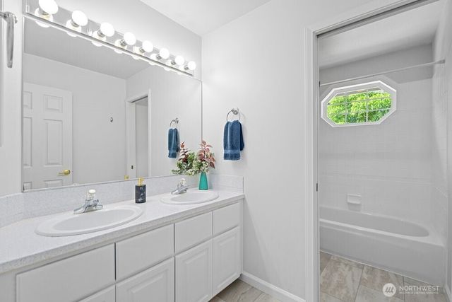 19710 222nd Avenue NE, Woodinville, WA 98077