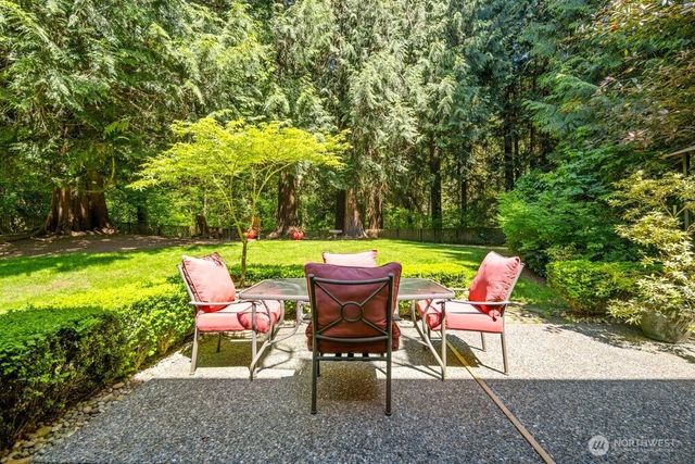 19710 222nd Avenue NE, Woodinville, WA 98077