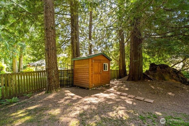 19710 222nd Avenue NE, Woodinville, WA 98077