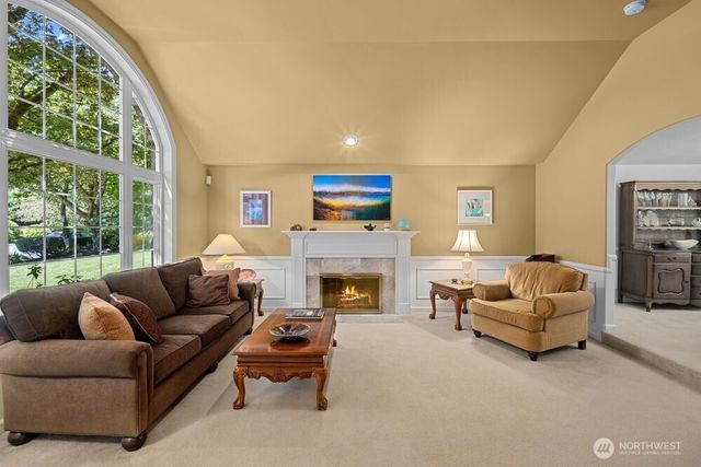 19710 222nd Avenue NE, Woodinville, WA 98077