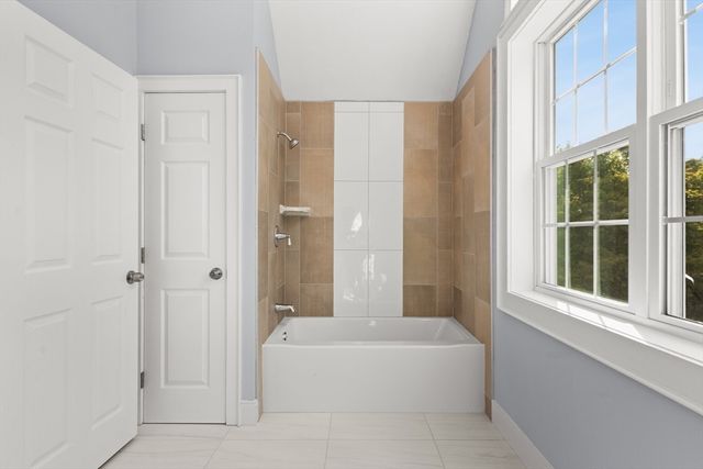 24 Country Club Dr 24, Plymouth, MA 02360